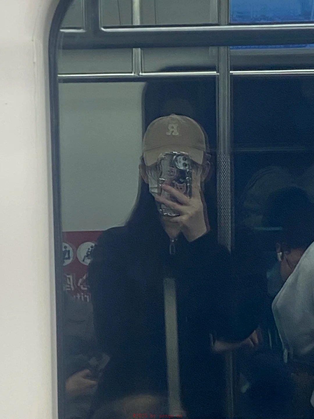 男人侧睡姿势容易伤害睾丸