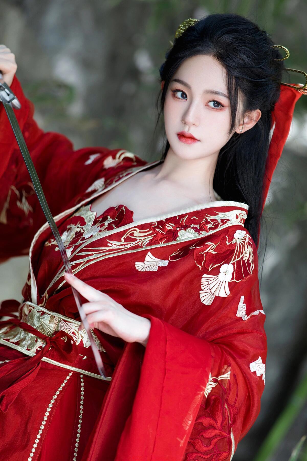 为什么陌生人的情爱那么受欢迎