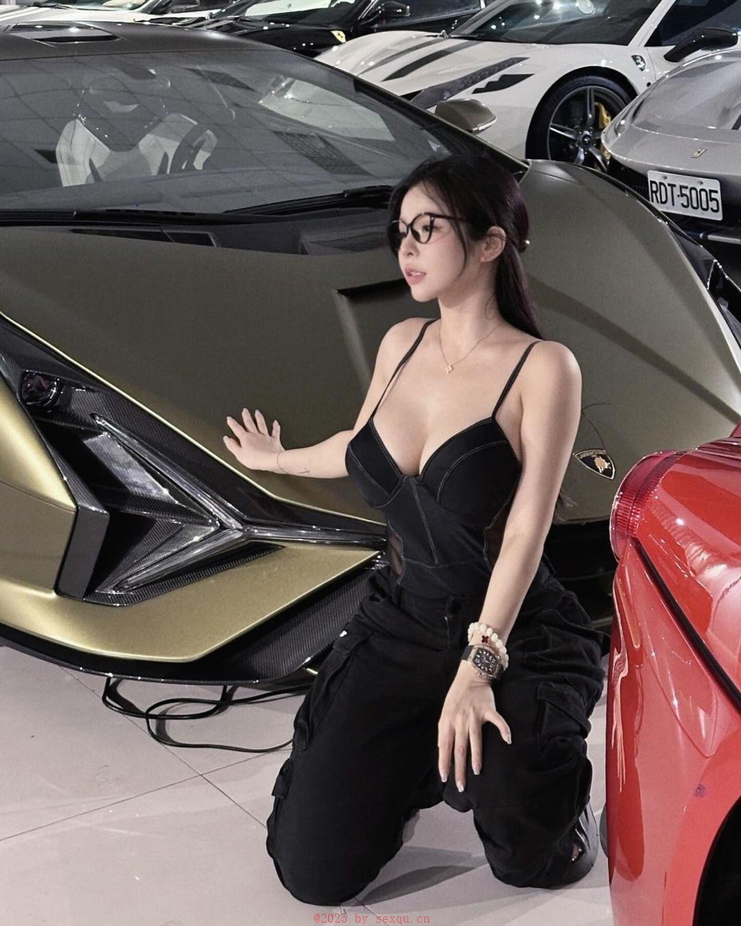 上唇丰满的女人更易性高潮