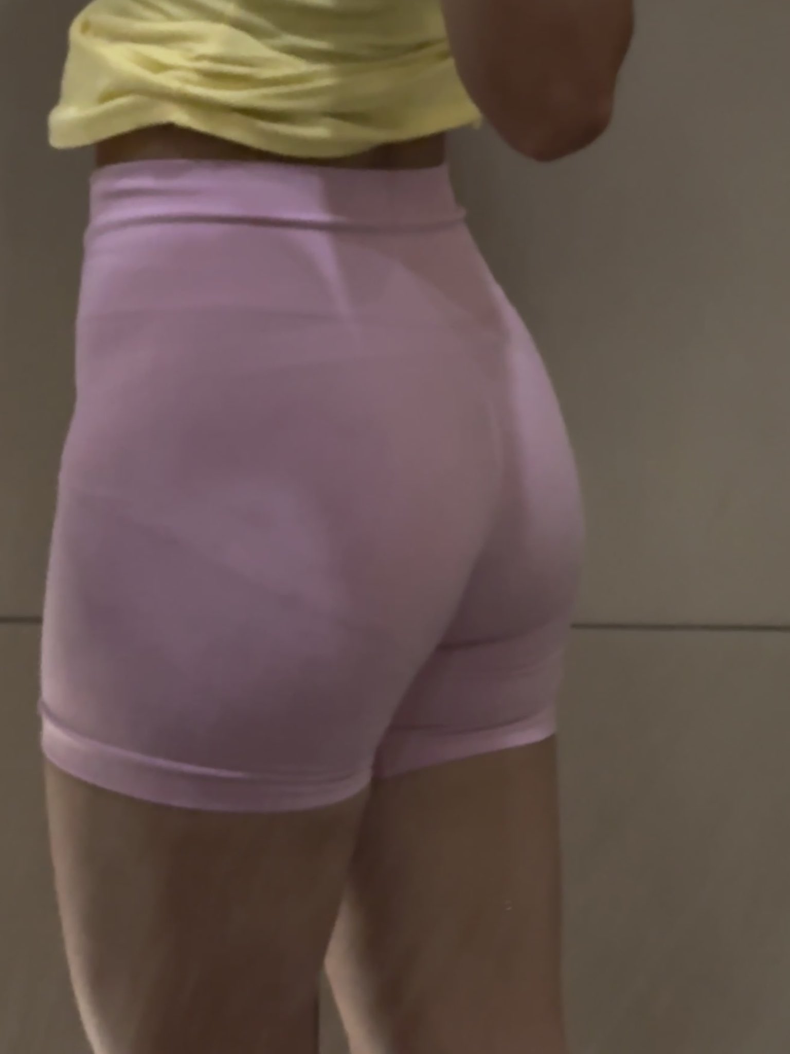 大胸MM三动作 有效紧实胸部曲线